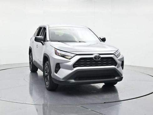 Used 2025 Toyota RAV4 LE FWD image 5
