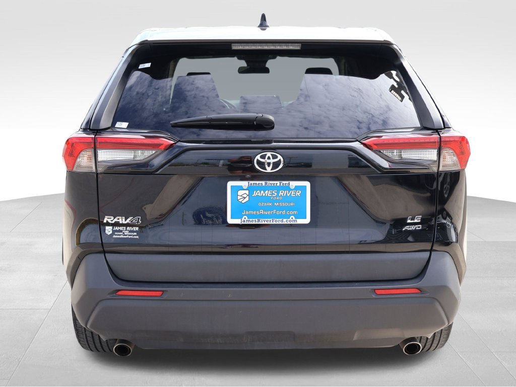 Used 2025 Toyota RAV4 LE AWD/4WD image 4