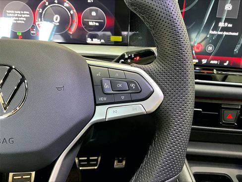 New 2026 Volkswagen Tiguan SE R-Line image 18