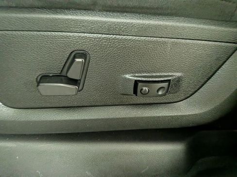 Certified 2024 RAM 2500 Big Horn AWD/4WD image 16