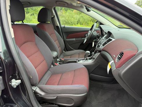 Used 2014 Chevrolet Cruze LT FWD image 17