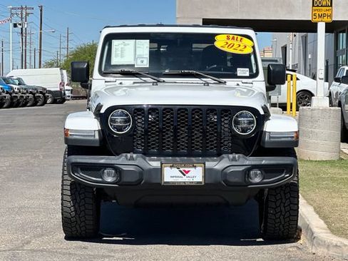 Certified 2022 Jeep Gladiator Sport AWD/4WD image 13