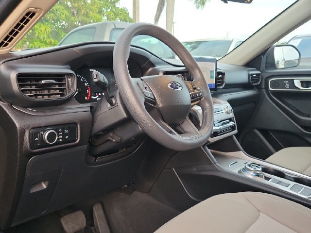 Used 2023 Ford Explorer 2WD image 6