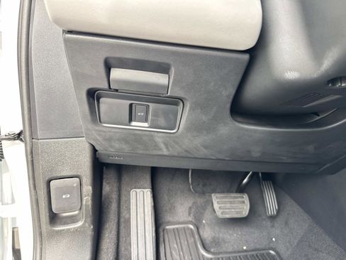 New 2026 Land Rover Range Rover Evoque S image 33