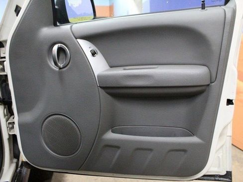 Used 2006 Jeep Liberty Limited image 10