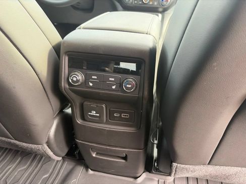 Used 2023 GMC Acadia SLT w/ Preferred Package AWD/4WD image 24