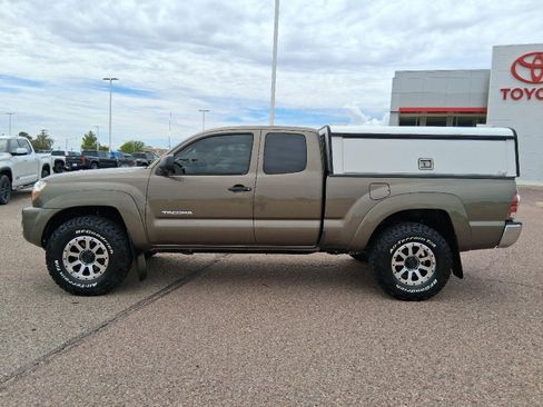 Used 2009 Toyota Tacoma PreRunner RWD image 3