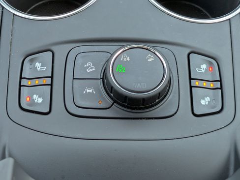 Certified 2024 GMC Terrain SLT image 30