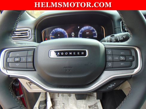 Certified 2025 Jeep Wagoneer 4WD image 28