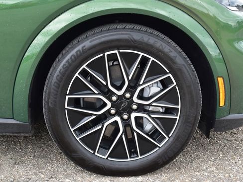 Certified 2025 Ford Mustang Mach-E Premium AWD/4WD image 4