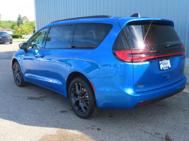 New 2027 Chrysler Pacifica Select AWD/4WD image 8