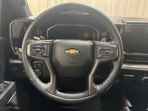 Used 2025 Chevrolet Silverado 1500 High Country w/ High Country Premium Package AWD/4WD image 21