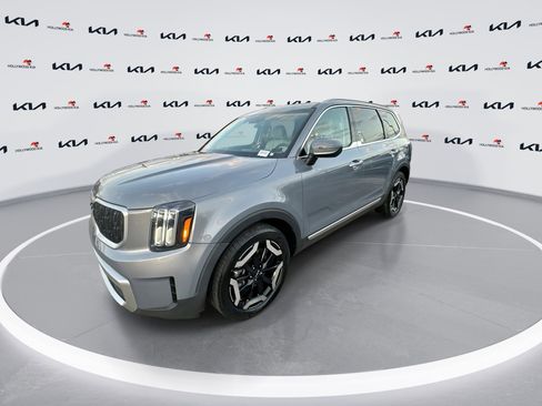 Used 2023 Kia Telluride EX image 4