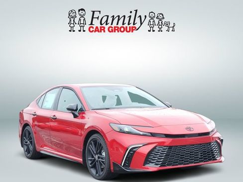 New 2026 Toyota Camry Hybrid FWD image 2