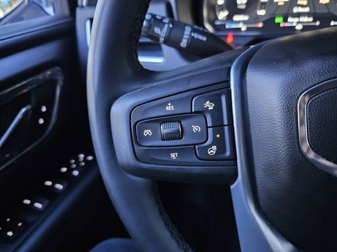 Used 2023 GMC Yukon XL SLT w/ SLT Luxury Package image 34