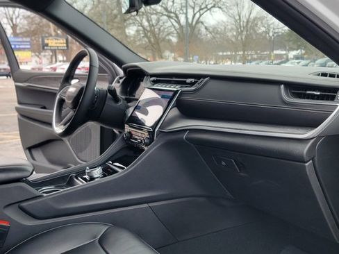 Used 2024 Jeep Grand Cherokee L Limited w/ Luxury Tech Group II image 37