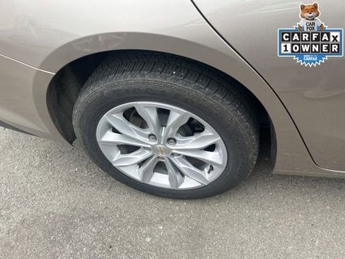 Used 2025 Chevrolet Malibu LT image 3