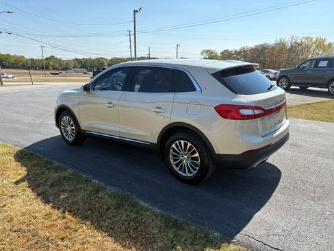 Used 2018 Lincoln MKX Select w/ Select Plus Package image 28