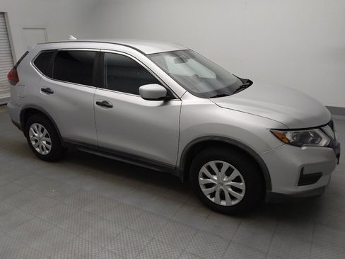 Used 2018 Nissan Rogue S FWD image 11