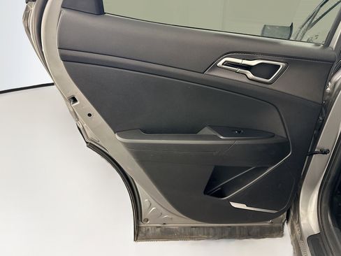 Used 2025 Kia Sportage LX image 26