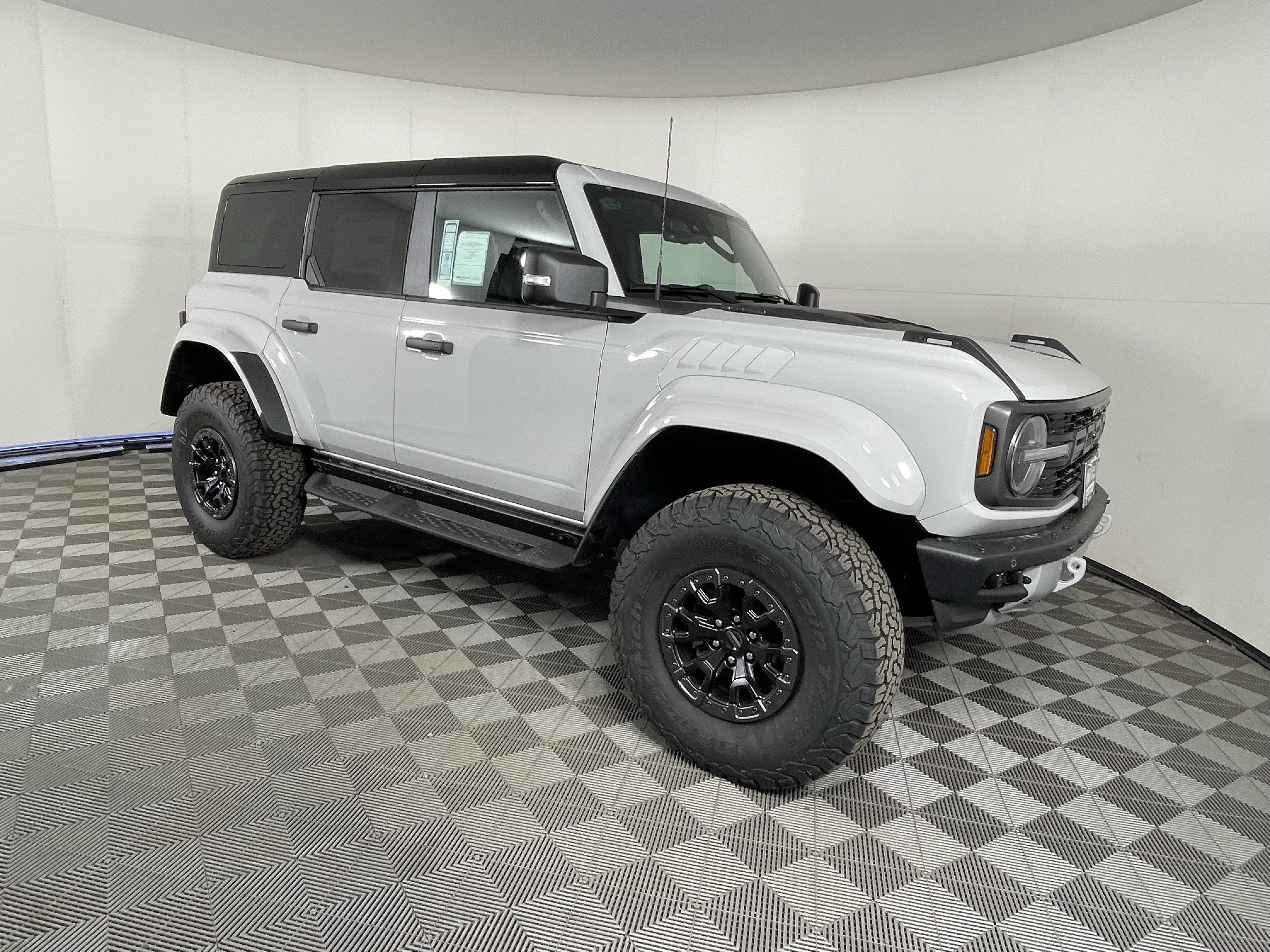 New 2026 Ford Bronco Raptor w/ Interior Carbon Fiber Pack AWD/4WD image 7
