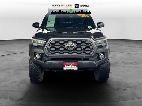 Used 2021 Toyota Tacoma TRD Off-Road w/ TRD Premium Off Road Package image 8