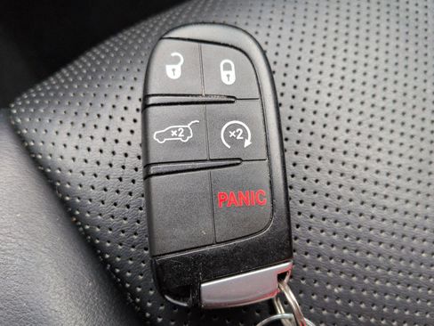 Used 2020 Jeep Grand Cherokee Overland image 30