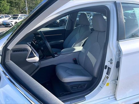 Used 2024 Toyota Camry SE AWD/4WD image 10