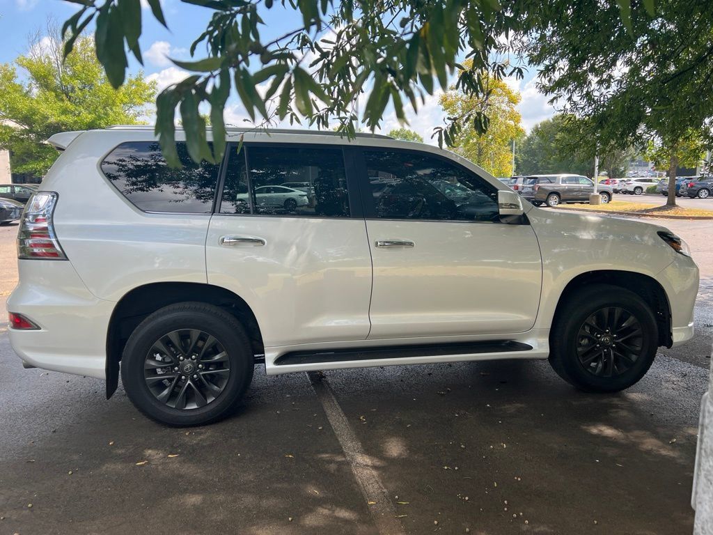 Used 2023 Lexus GX 460 Premium w/ Premium Package AWD/4WD image 2