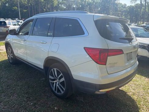 Used 2017 Honda Pilot Touring image 4