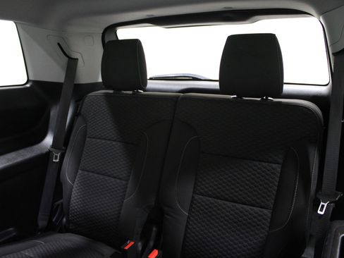 Used 2018 GMC Acadia SLE image 25