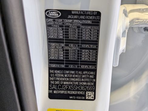 New 2025 Land Rover Discovery Sport S image 19