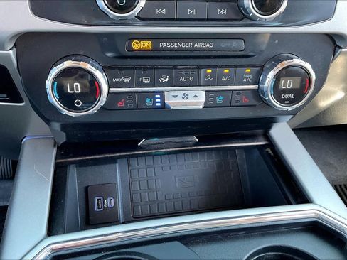 Used 2022 Ford F350 Lariat w/ Lariat Ultimate Package AWD/4WD image 31