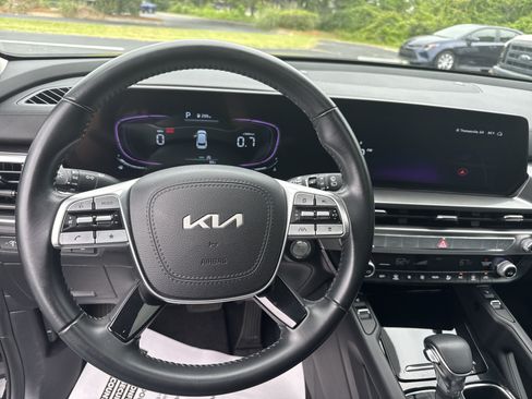 Used 2025 Kia Telluride S FWD image 18