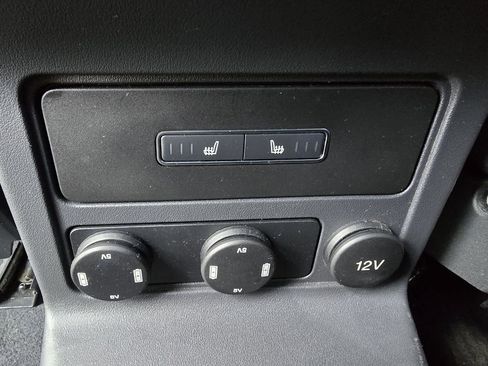 Used 2017 Jaguar F-PACE Prestige image 24