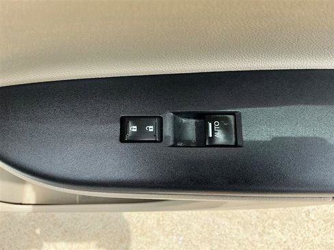 Used 2017 Honda Accord EX-L image 33