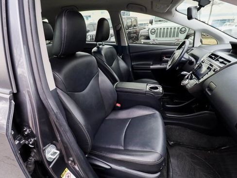 Used 2017 Toyota Prius V Four image 38