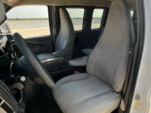 Used 2017 Chevrolet Express 2500 LT w/ LT Preferred Equipment Group image 19