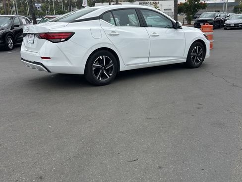 Used 2025 Nissan Sentra SV FWD image 6