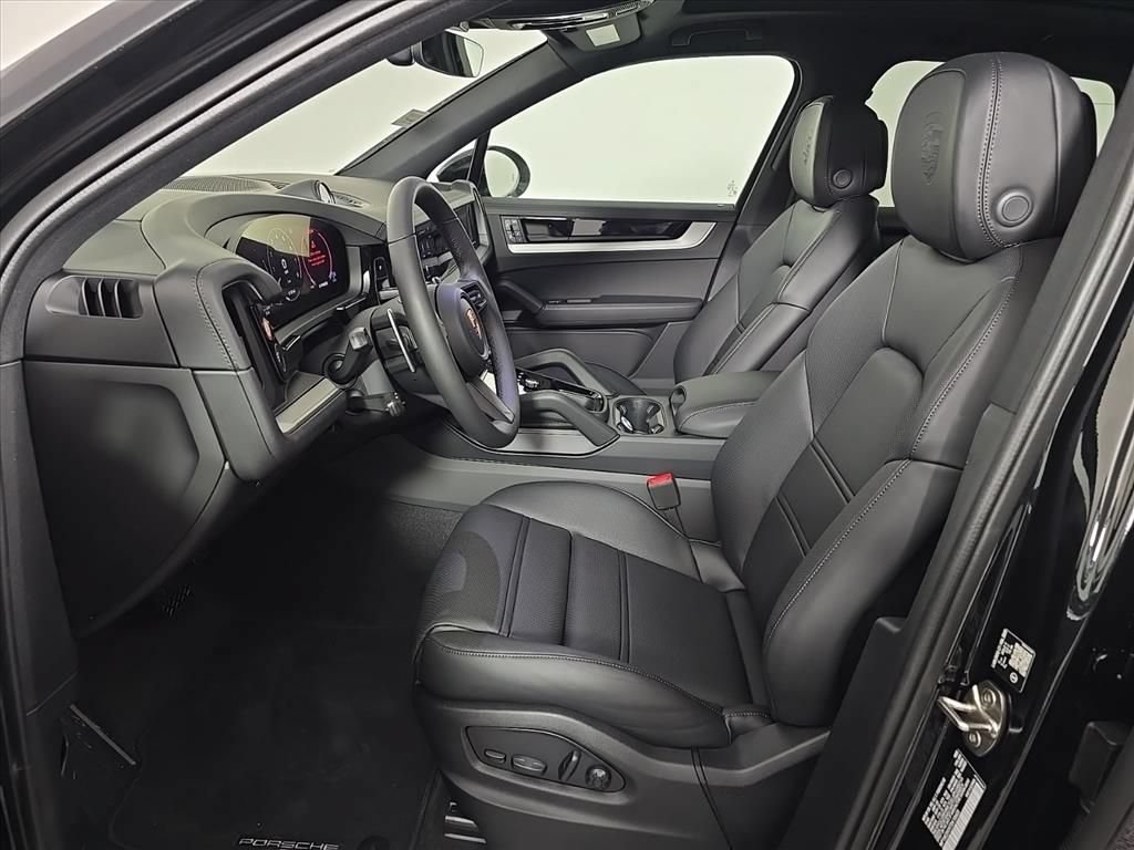 Certified 2026 Porsche Cayenne E-Hybrid AWD/4WD image 5