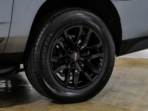 Used 2022 GMC Yukon XL SLT w/ SLT Premium Package image 58