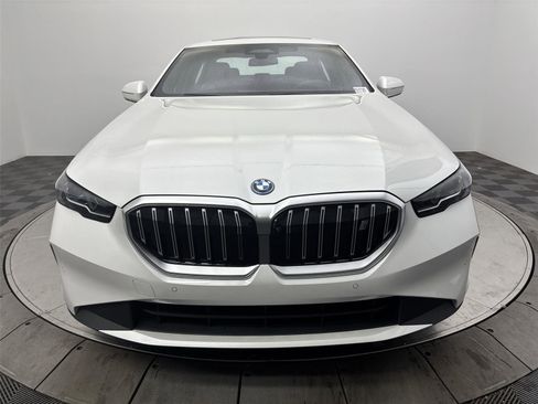 New 2026 BMW i5 eDrive40 image 14