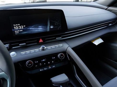 New 2025 Hyundai Elantra SEL FWD image 39