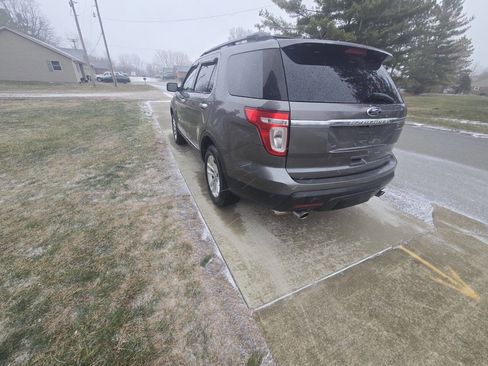 Used 2013 Ford Explorer XLT image 9