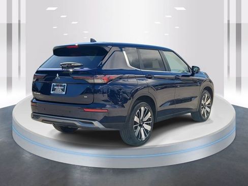 New 2025 Mitsubishi Outlander SE image 4