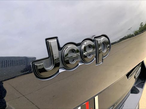 Used 2024 Jeep Grand Cherokee L Summit w/ High Altitude Package AWD/4WD image 31