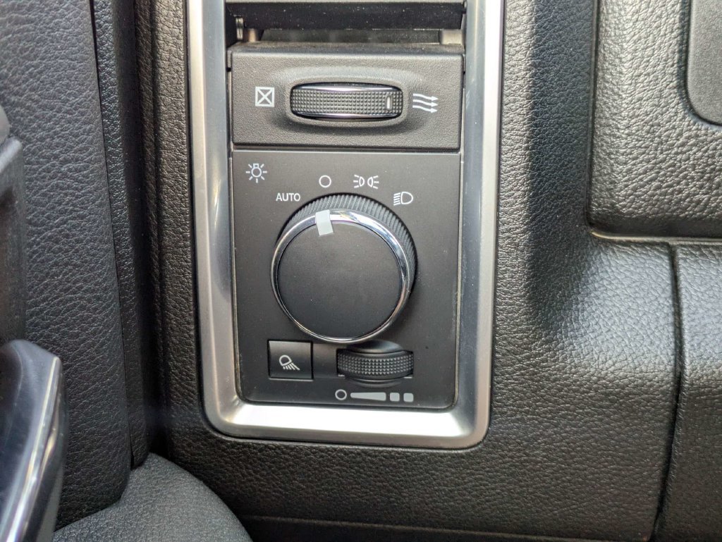Used 2024 RAM 1500 Warlock RWD image 24