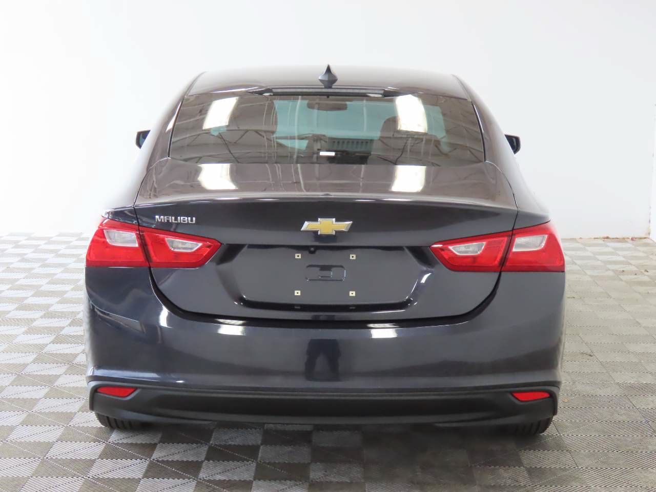 Used 2023 Chevrolet Malibu LS w/ LPO, Floor Liner Package FWD image 4