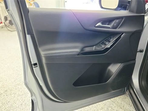 Used 2026 Chevrolet Equinox LT FWD image 33