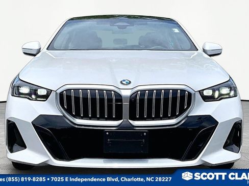 Used 2026 BMW 530i xDrive AWD/4WD image 2